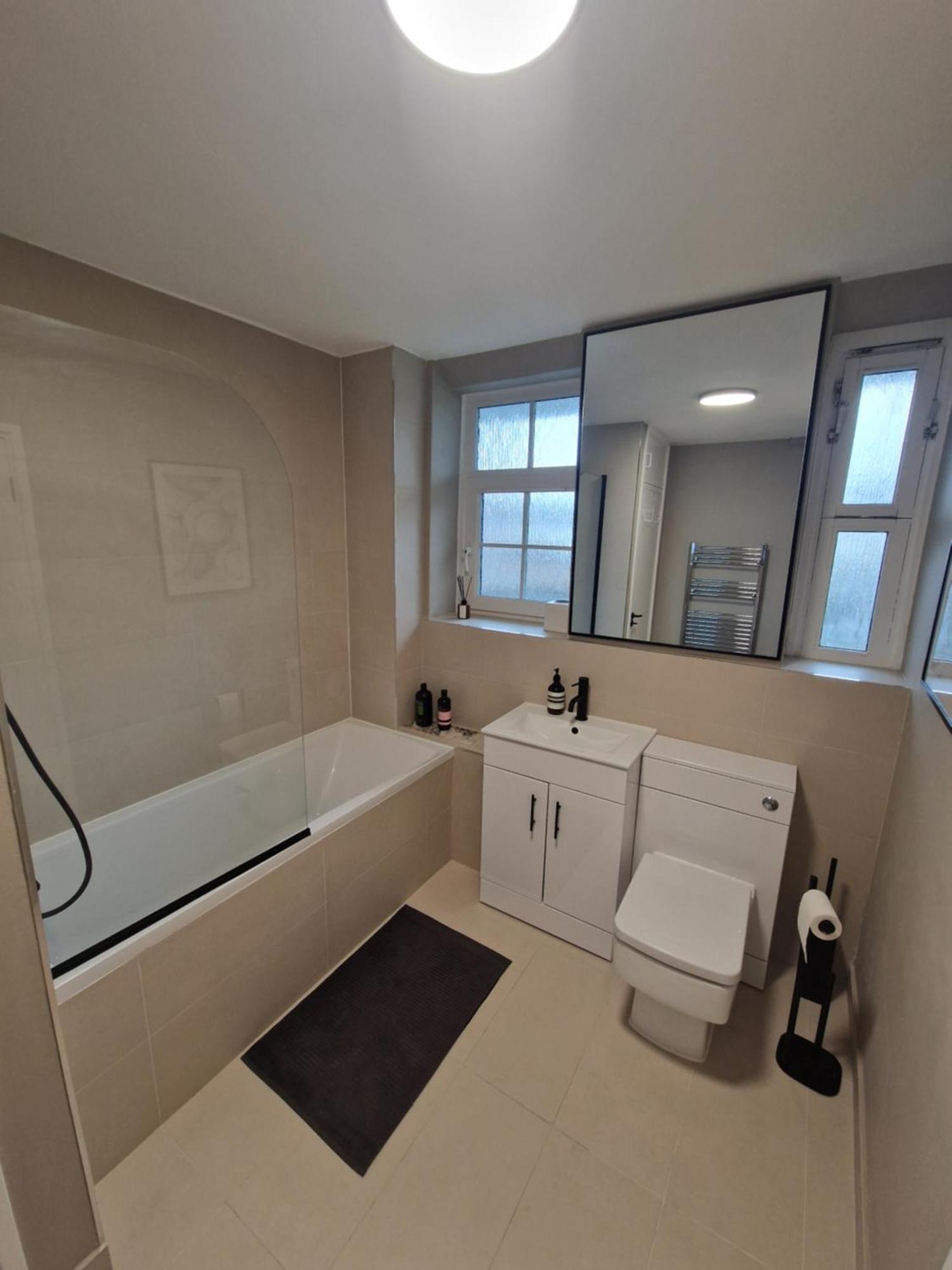Stylish Bedroom Zone 1 Alloggio in famiglia *